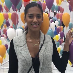 Meet your Posher, Selina